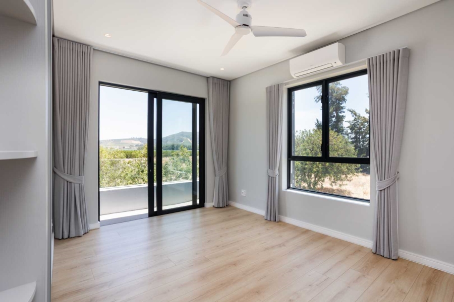To Let 5 Bedroom Property for Rent in Val De Vie Estate Western Cape